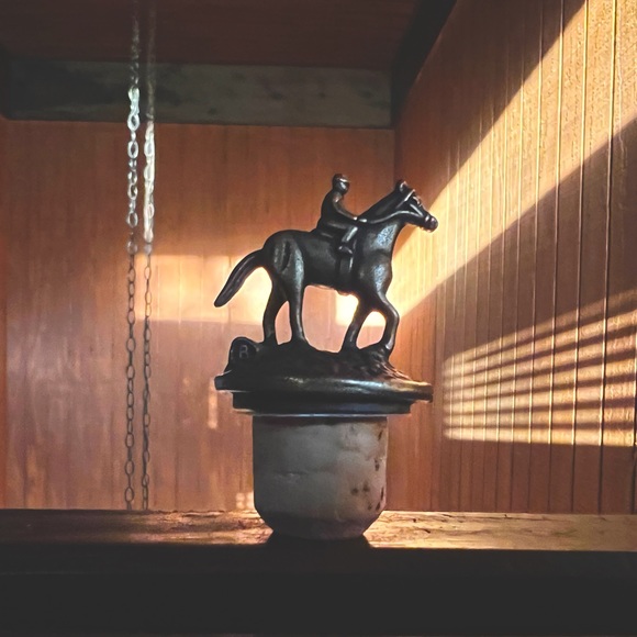 Blanton’s Cap Whiskey Collector B - Picture 2 of 3